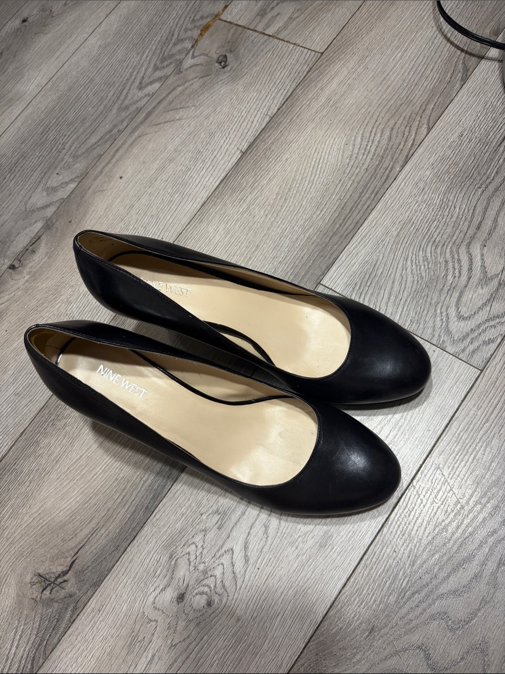 Nine West Black Leather Round-Toe Pumps